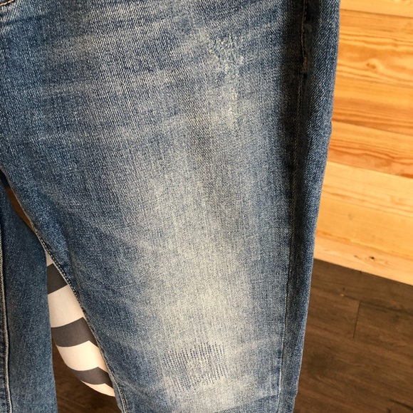 Old Navy boyfriend fit jeans! - Picture 5 of 6